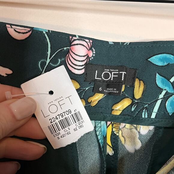 NWT LOFT green floral moody botanical trousers dress pants Size 6 office career - Picture 5 of 6